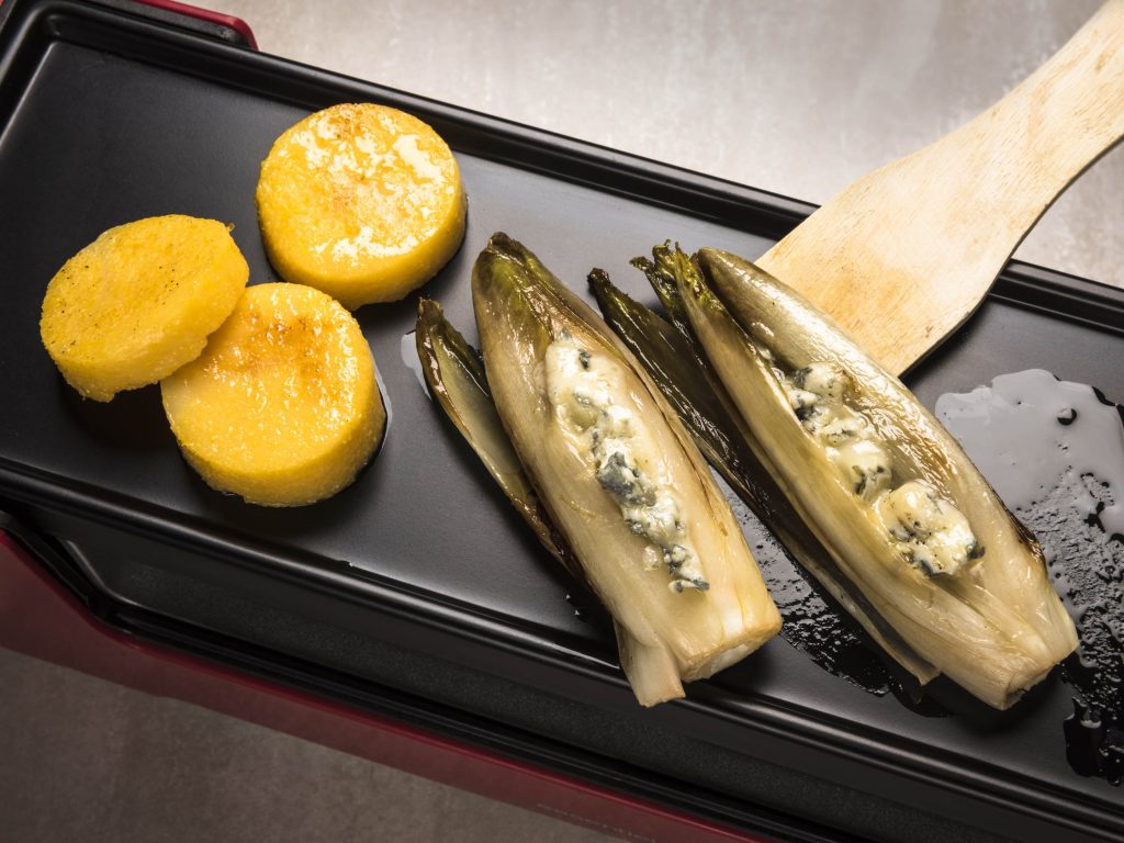 Endivette au gorgonzola et polenta snakée à la raclette